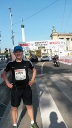 Tim Baas liep de marathon van Budapest